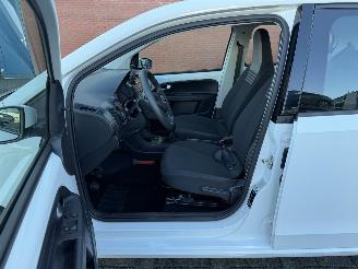 Volkswagen Up! 1.0 48kw Clima picture 16