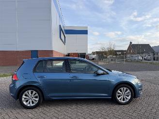 Volkswagen Golf 1.6 TDI 81kw AIRCO - NAVI picture 2