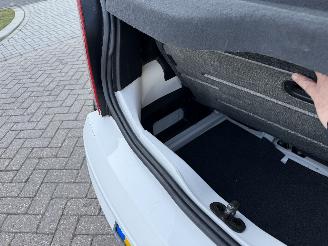Volkswagen Up! 1.0 44kw AIRCO picture 15