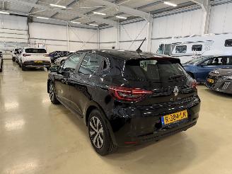 Renault Clio 1.6 E-Tech Hybrid 145 Equilibre picture 2