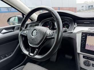 Volkswagen Passat 1.6 TDI 88Kw DSG Clima - Navi picture 18