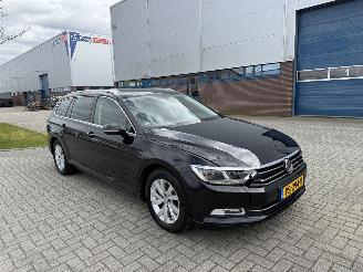 Volkswagen Passat 1.6 TDI 88Kw DSG Clima - Navi picture 4