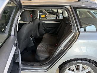 Skoda Octavia 1.2 TSI 77Kw Clima - Navi picture 12