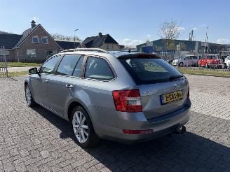 Skoda Octavia 1.2 TSI 77Kw Clima - Navi picture 3