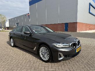 Unfallwagen BMW 5-serie 520e Plug-In Hybrid 2022/3