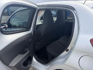 Peugeot 108 1.0  53kw Allure  AIRCO picture 13