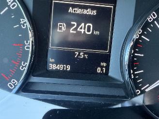 Skoda Octavia 1.6 TDI 77Kw Clima - NAVI picture 26