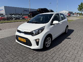 Schadeauto Kia Picanto 1.0 49Kw AIRCO Euro6 2024/5