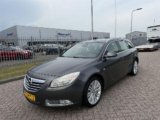 damaged passenger cars Opel Insignia 1.4 Turbo 103 kw Sports Tourer 2012/6