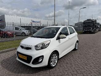 skadebil auto Kia Picanto 1.2 CVVT 63kw AIRCO 2011/9