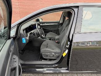 Volkswagen Golf 1.0 TSI 81Kw Clima - Navi picture 11