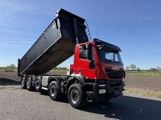 Schade vrachtwagen Iveco Trakker 450 Euro6 2021/2
