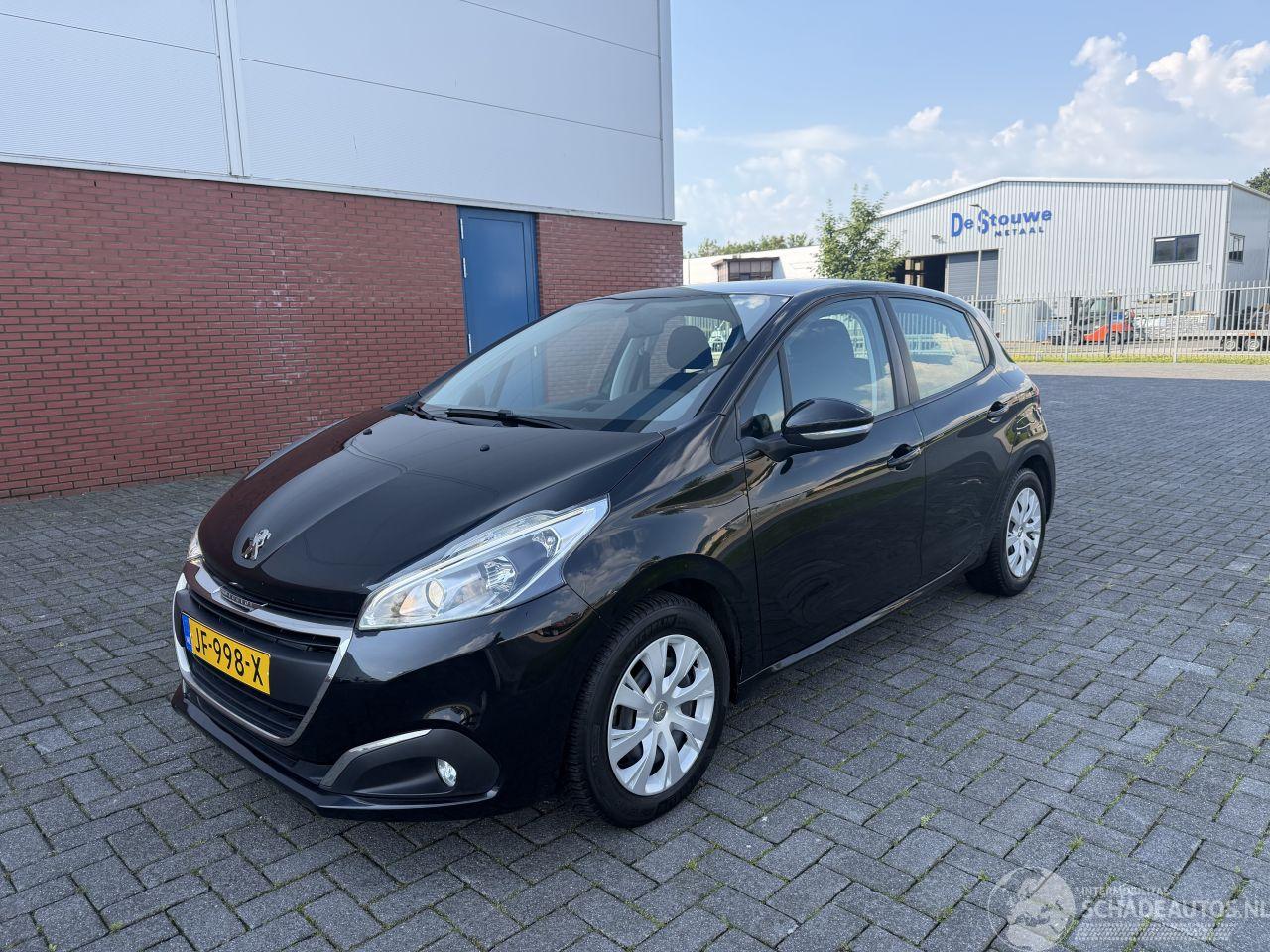 Peugeot 208 1.2 Pure Tech 60Kw AIRCO