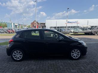 Peugeot 208 1.2 Pure Tech 60Kw AIRCO picture 5