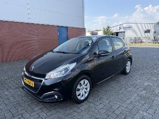 Avarii autoturisme Peugeot 208 1.2 Pure Tech 60Kw AIRCO 2016/3