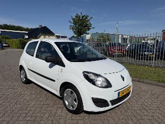 Renault Twingo 1.2 43kw Acces picture 19