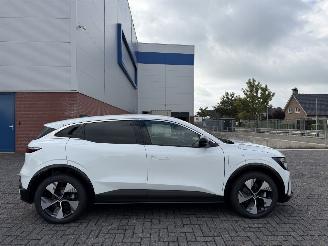 Renault Mégane E-Tech Range Techno 60kWh  3672 km!! picture 2