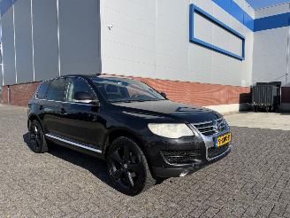 damaged passenger cars Volkswagen Touareg 3.0 V6 TDI 165Kw Clima - Luchtvering 2007/8