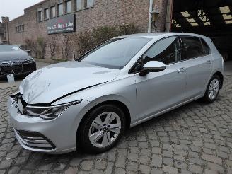krockskadad bil auto Volkswagen Golf Life 2022/9