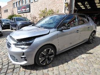 damaged passenger cars Opel Corsa-E GS Line 2021/2