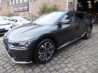 Damaged car Kia EV6  2022/9