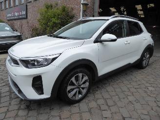 krockskadad bil auto Kia Stonic  2025/5