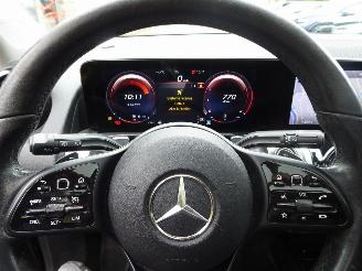 Mercedes GLB 200 picture 14
