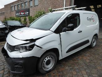Unfallwagen Peugeot Partner Premium L1 2022/9