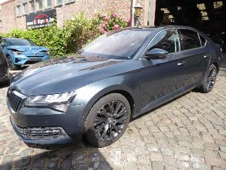 krockskadad bil auto Skoda Superb Style 2020/6