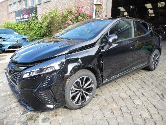 skadebil auto Renault Clio Techno 2025/10