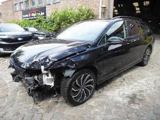 skadebil auto Volkswagen Golf Variant Life 2022/6