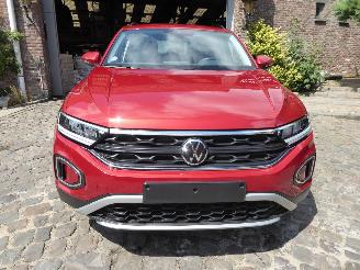Volkswagen T-Roc Life picture 2