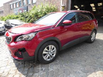 Vaurioauto  passenger cars Peugeot 5008 Active 2020/10
