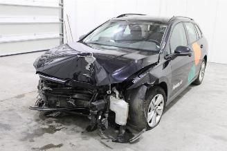 Vaurioauto  passenger cars Volkswagen Golf  2022/8