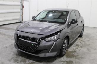 krockskadad bil auto Peugeot 208  2023/7