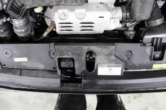 Peugeot 208  picture 23