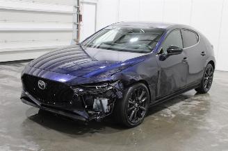 damaged passenger cars Mazda 3  2023/11