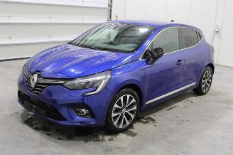 krockskadad bil auto Renault Clio  2023/4