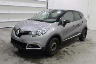 Vaurioauto  passenger cars Renault Captur  2017/4