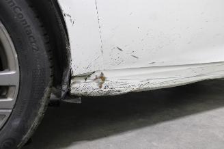 Peugeot 208  picture 6