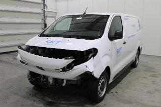 damaged passenger cars Peugeot Expert  2025/3