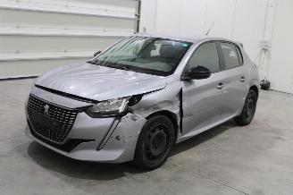 Damaged car Peugeot 208  2023/3