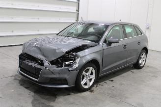 Schadeauto Audi A3  2019/11
