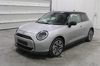 Schadeauto Mini Cooper E 2025/12