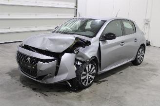 krockskadad bil auto Peugeot 208  2023/7