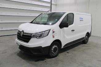 krockskadad bil auto Renault Trafic  2023/9