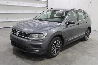 Schadeauto Volkswagen Tiguan  2020/8