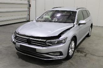 Damaged car Volkswagen Passat  2022/9