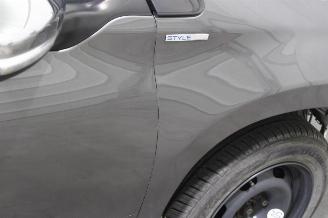 Peugeot 2008  picture 25