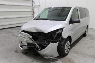 Vaurioauto  passenger cars Mercedes Vito  2019/8